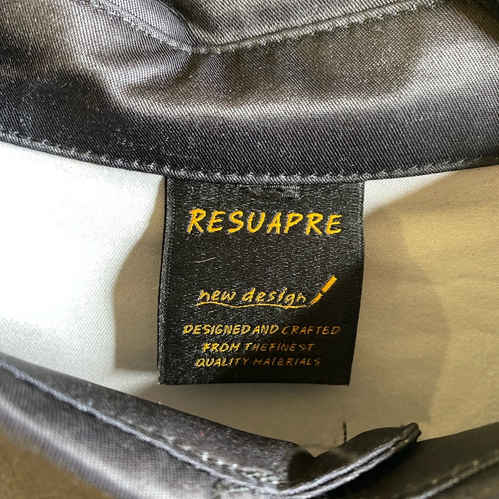 Resuapre Abstract Button Up - Picture 4 of 4